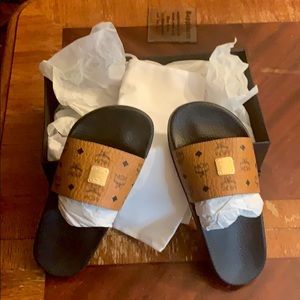 AUTHENTIC MCM Slides